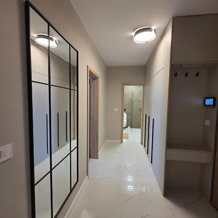 דירה Three Hills Premium Near Center