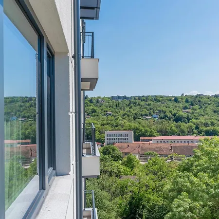 Three Hills Premium Near Center Διαμέρισμα