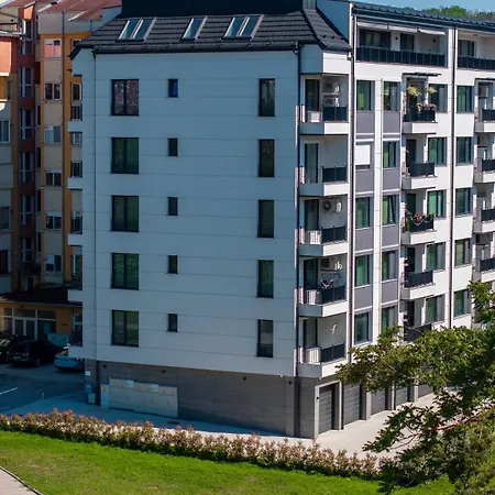 Three Hills Premium Near Center