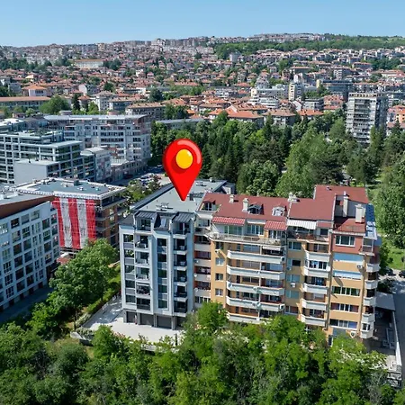 Three Hills Premium Near Center *